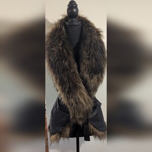 Women's Black Sleeveless Faux Fur Vest sz. S/M